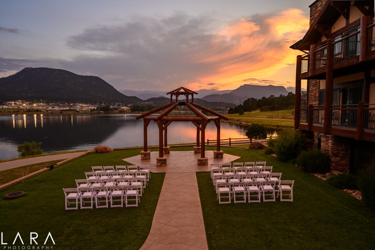 Why Estes Park is the Best Destination for a Romantic Mountain Getaway