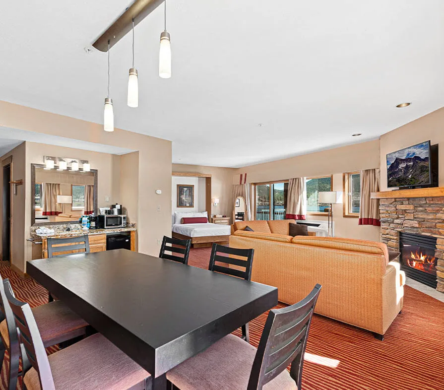 Lakeside King Suite Dual Patio